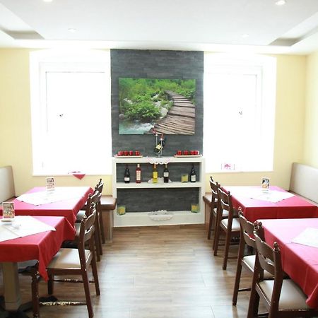 Pension Stadt Grein Bagian luar foto